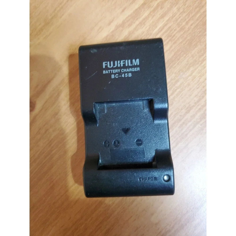 Genuine Fujifilm BC-45B Camera Battery Charger Used
